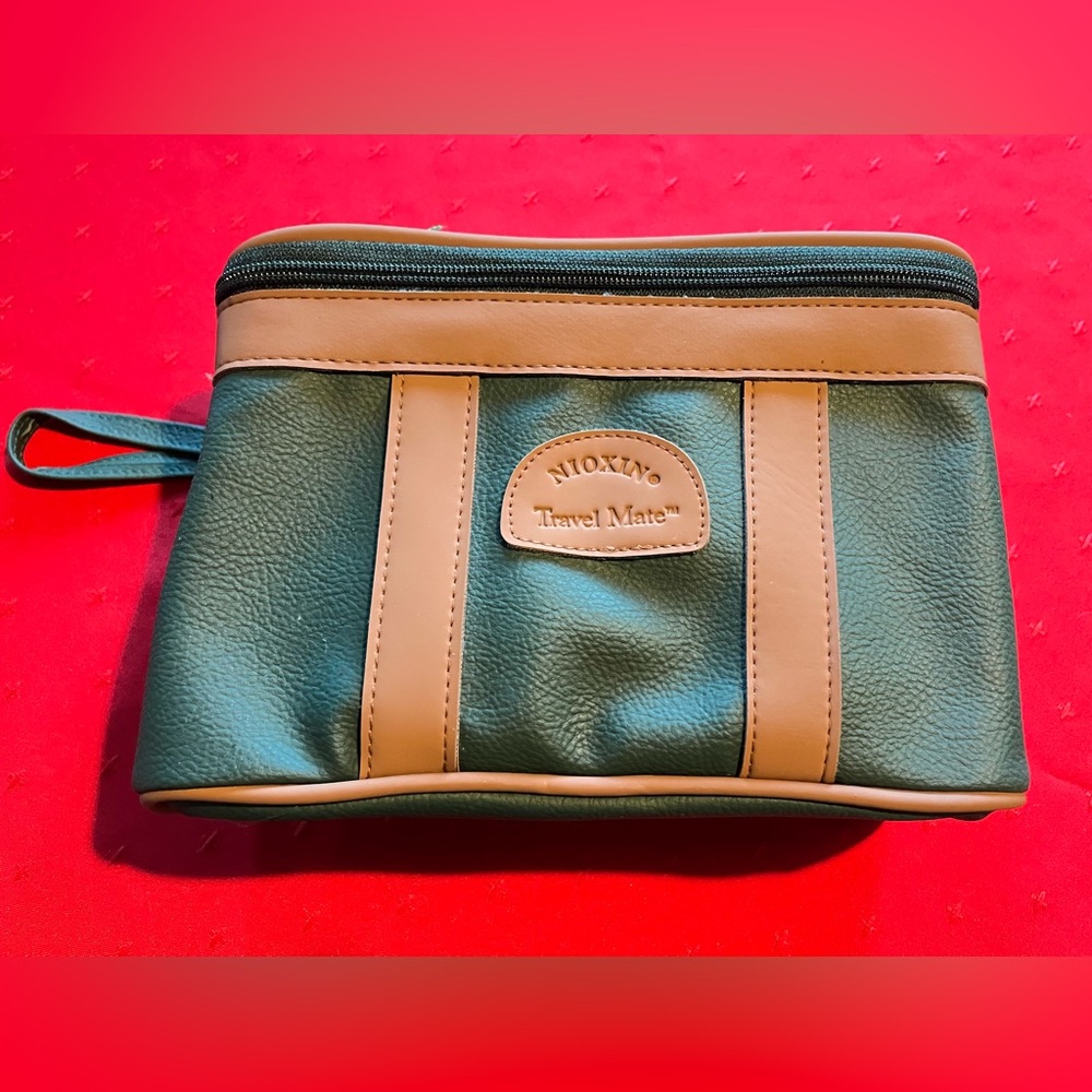 Travel Mate Green and Tan Men's Bag